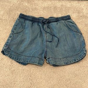 Draw string chambray shorts